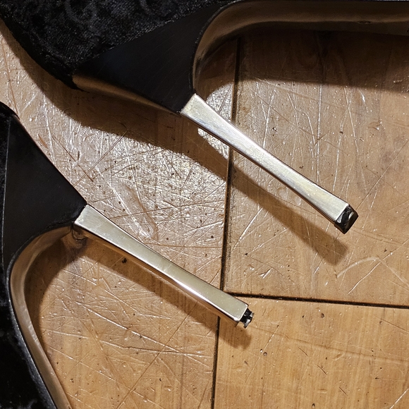 Gucci Black Velvet Monogram Heeled Boots - Picture 10 of 16